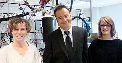 gre Jean-François Brilhac et deux doctorantes, chercheuses au Laboratoire GRE